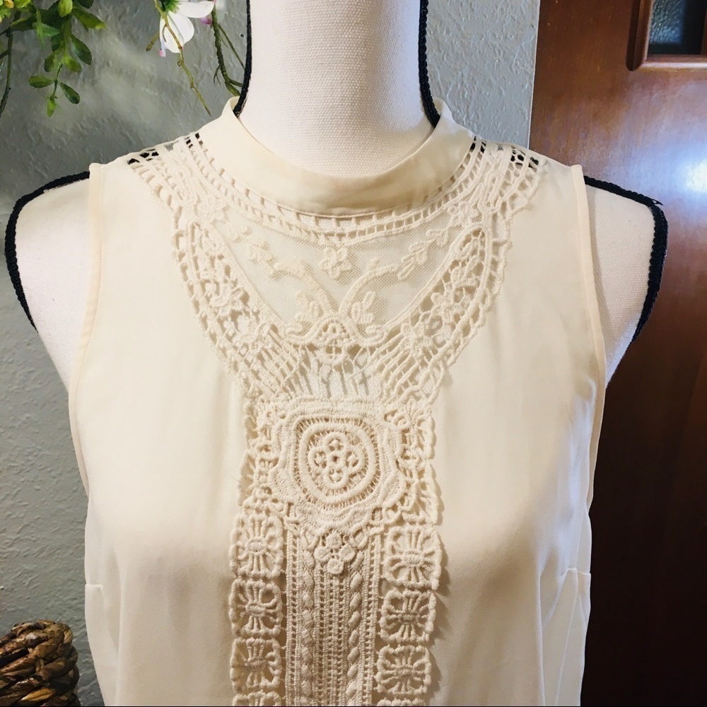 Chelsea28 sleeveless high neckline blouse - Picture 2 of 6